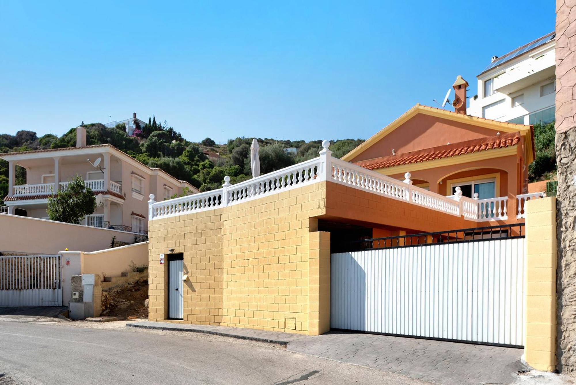 Willa Agradable Casa Con Piscina Algeciras Zewnętrze zdjęcie